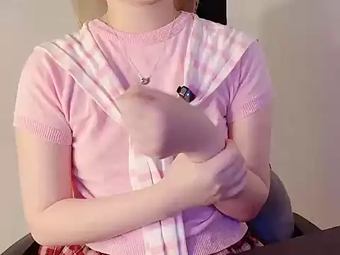 hunhun122 online show from April 3, 2026, 7:42 pm