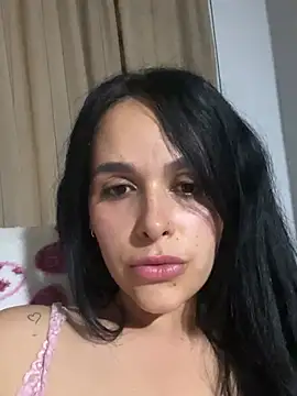 Snapshot of leila_moretti chatting on April 5, 2026, 4:08 am leila moretti online show from April 5, 2026, 4:08 am