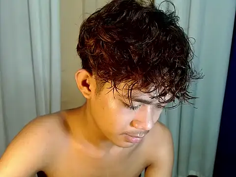 Snapshot of boynextdoorjosh chatting on May 4, 2026, 9:45 am boynextdoorjosh online show from May 4, 2026, 9:45 am