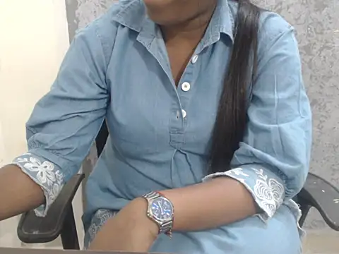 Naughty Sana online show from April 13, 2026, 7:01 am