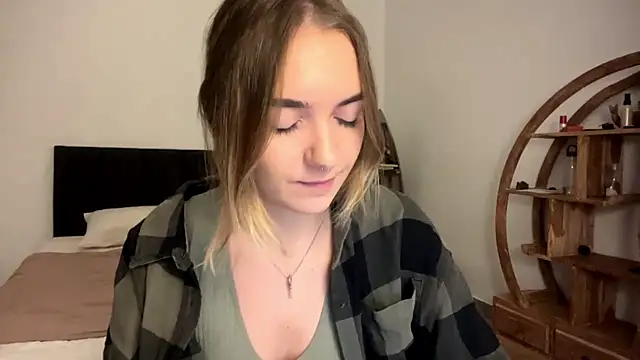 RoxyWet online show from April 20, 2026, 1:24 pm