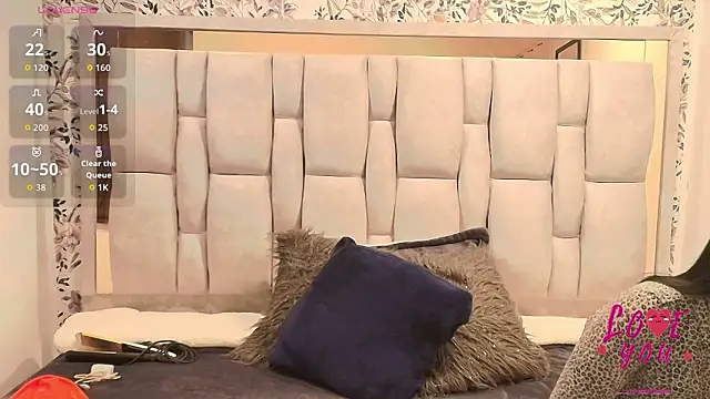 Abril Fox   online show from March 18, 2026, 8:43 pm