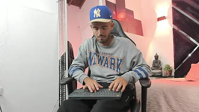 quilliam voss online show from March 19, 2026, 3:39 am