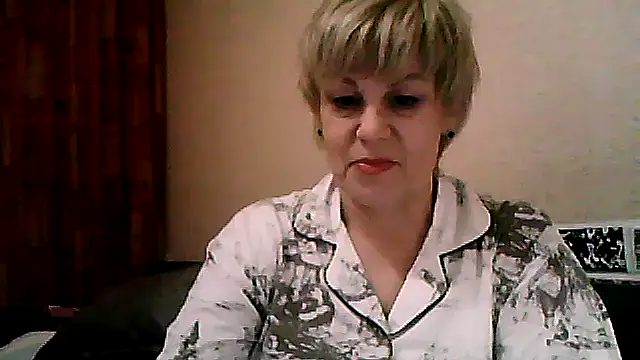 Snapshot of TatkaYang chatting on April 17, 2026, 7:49 pm TatkaYang online show from April 17, 2026, 7:49 pm