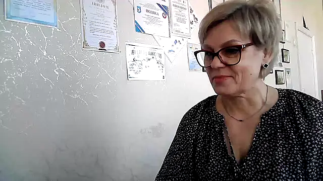 Snapshot of TatkaYang chatting on March 23, 2026, 1:00 pm TatkaYang online show from March 23, 2026, 1:00 pm