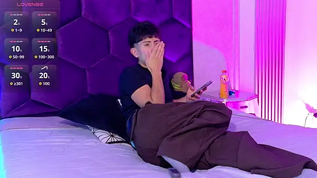 AndyJustgame  online show from April 16, 2026, 4:24 am