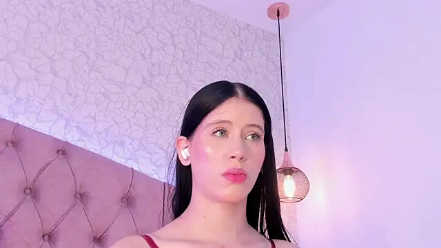 Snapshot of saraa_joness_ chatting on June 15, 2026, 7:57 pm saraa joness online show from June 15, 2026, 7:57 pm