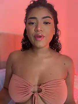 Snapshot of karlymonroe chatting on March 16, 2026, 4:43 pm karlymonroe online show from March 16, 2026, 4:43 pm