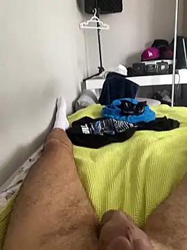 hardboii00 online show from May 23, 2026, 8:35 am