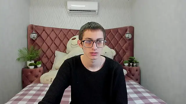 RonBevs online show from April 22, 2026, 7:42 pm