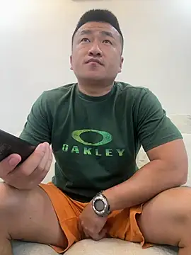 Snapshot of Cunzhangshibage02 chatting on April 21, 2026, 11:33 pm Cunzhangshibage02 online show from April 21, 2026, 11:33 pm