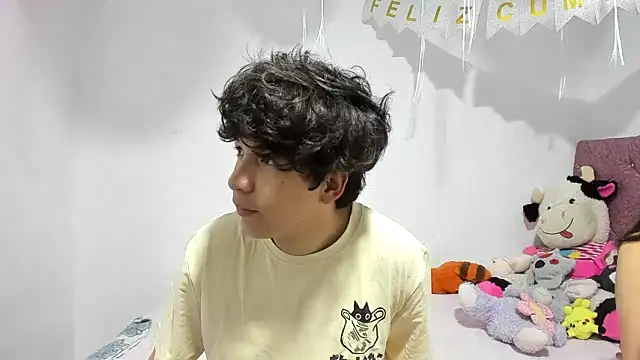 Snapshot of Desire_Ecstasy2 chatting on June 19, 2026, 1:22 am Desire Ecstasy2 online show from June 19, 2026, 1:22 am