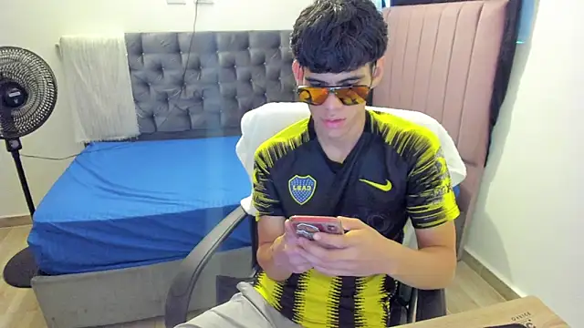 Josy 11 online show from March 13, 2026, 8:47 pm