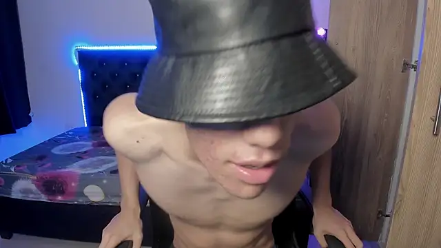 Josy 11 online show from April 17, 2026, 3:42 am