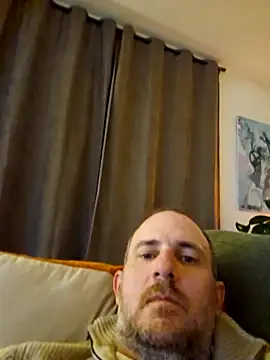 Snapshot of dufatcock chatting on May 4, 2026, 9:17 pm dufatcock online show from May 4, 2026, 9:17 pm