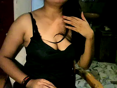 YAMUNA 012 online show from April 28, 2026, 9:19 pm