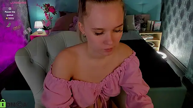 Snapshot of Alice_Pleasance chatting on March 31, 2026, 8:27 am Alice Pleasance online show from March 31, 2026, 8:27 am