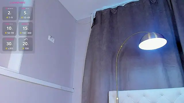 Snapshot of Alice_Pleasance chatting on July 14, 2026, 2:05 am Alice Pleasance online show from July 14, 2026, 2:05 am