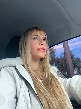 Camilabarbietoscano online show from March 13, 2026, 11:48 am