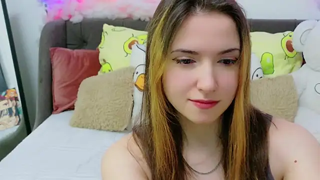 Snapshot of LeenMoonie chatting on April 7, 2026, 8:10 pm LeenMoonie online show from April 7, 2026, 8:10 pm