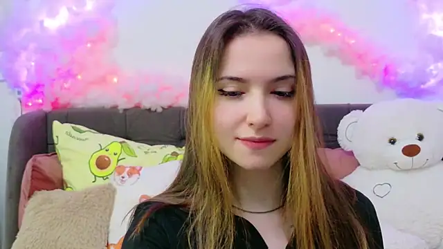 Snapshot of LeenMoonie chatting on April 3, 2026, 10:49 pm LeenMoonie online show from April 3, 2026, 10:49 pm