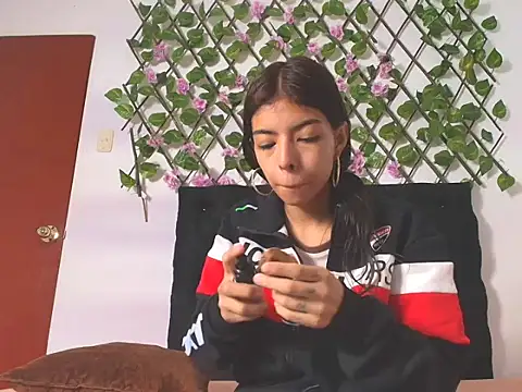 Sweet Scarlett  online show from April 17, 2026, 2:09 pm