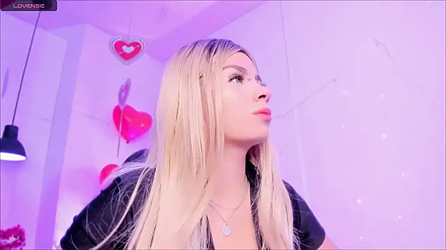 Im  sophie online show from April 19, 2026, 6:10 pm
