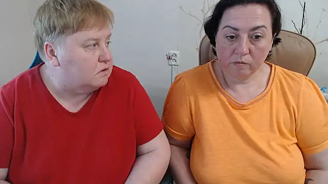 Snapshot of Lindy-Jeanie chatting on June 14, 2026, 4:52 pm Lindy-Jeanie online show from June 14, 2026, 4:52 pm