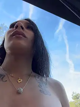 Snapshot of FerrariFrench chatting on February 25, 2026, 12:11 am FerrariFrench online show from February 25, 2026, 12:11 am