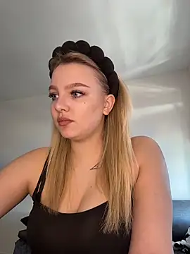 bettyloveu online show from March 19, 2026, 10:59 am