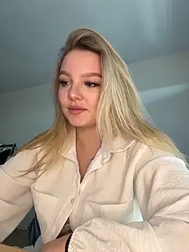 bettyloveu online show from March 24, 2026, 11:10 am