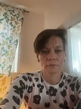 DtPORNBITCH online show from July 6, 2026, 5:14 am