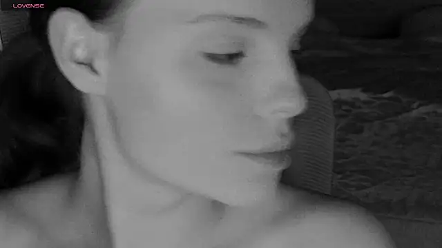 mollybossy online show from May 3, 2026, 2:05 am