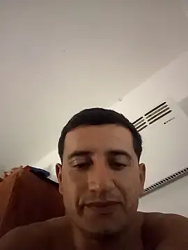 Snapshot of javiw09 chatting on March 14, 2026, 5:35 am javiw09 online show from March 14, 2026, 5:35 am