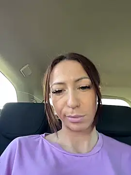 Snapshot of RubyFever chatting on May 11, 2026, 5:31 am RubyFever online show from May 11, 2026, 5:31 am