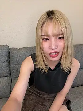 una2001 online show from May 13, 2026, 1:23 am