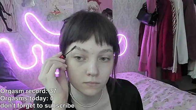 RileyNymph online show from May 1, 2026, 3:11 am