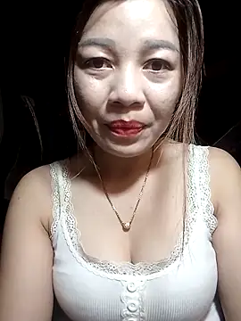 Snapshot of Yiyi102300 chatting on March 29, 2026, 2:19 pm Yiyi102300 online show from March 29, 2026, 2:19 pm