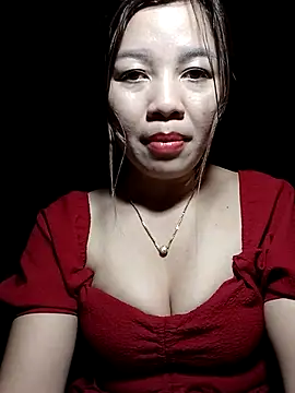 Snapshot of Yiyi102300 chatting on March 24, 2026, 12:38 pm Yiyi102300 online show from March 24, 2026, 12:38 pm