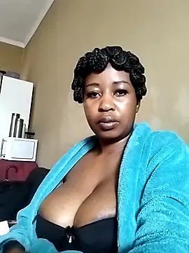 Prettylicou online show from May 4, 2026, 10:29 am