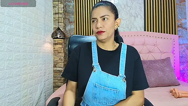 AishaCambell  online show from April 24, 2026, 9:55 am