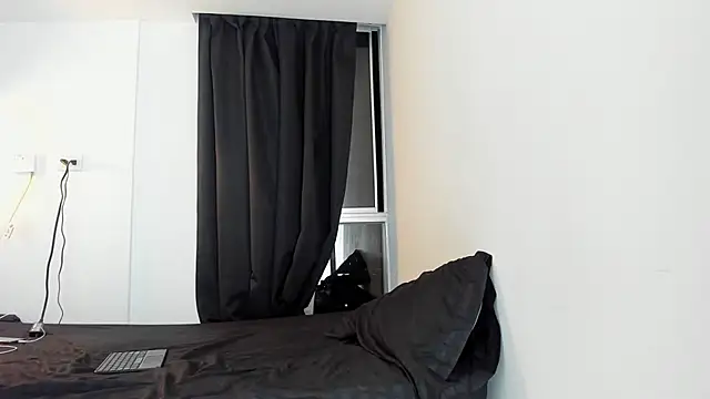 Snapshot of Luna_Cami4 chatting on August 8, 2026, 4:30 am Luna Cami4 online show from August 8, 2026, 4:30 am