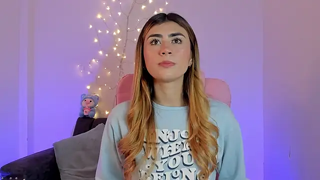 DannieAllen online show from April 16, 2026, 8:20 pm