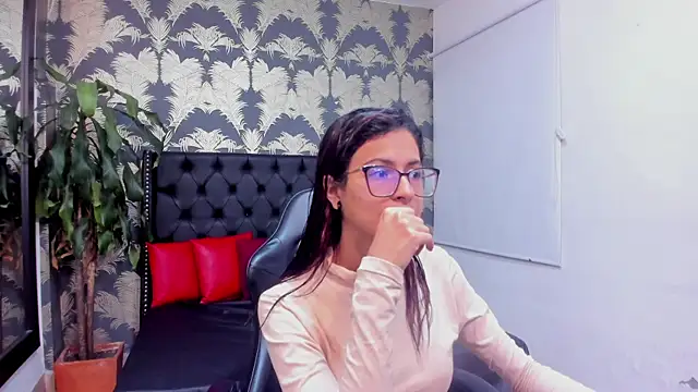 Snapshot of Emily_Lopera chatting on April 30, 2026, 2:46 pm Emily Lopera online show from April 30, 2026, 2:46 pm