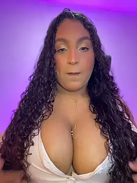 Snapshot of GaiaMuse chatting on April 22, 2026, 9:43 pm GaiaMuse online show from April 22, 2026, 9:43 pm
