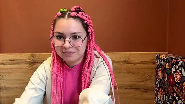 KlairRoms online show from March 17, 2026, 4:04 am