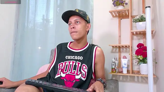 Noirvynn online show from April 22, 2026, 11:11 pm