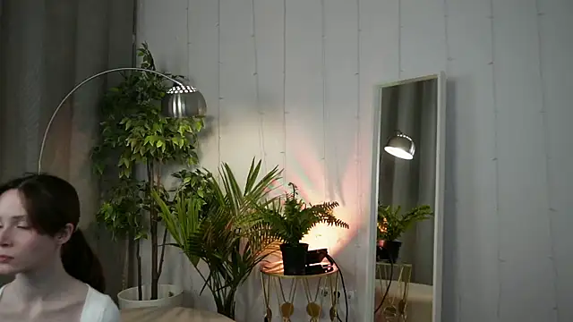 MsKionny online show from April 7, 2026, 10:00 pm