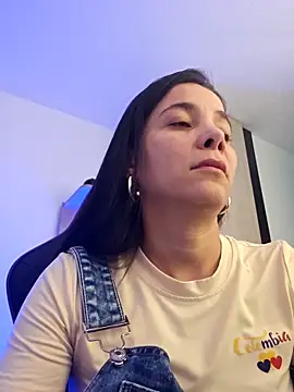 Snapshot of miaeyex chatting on April 6, 2026, 9:05 pm miaeyex online show from April 6, 2026, 9:05 pm