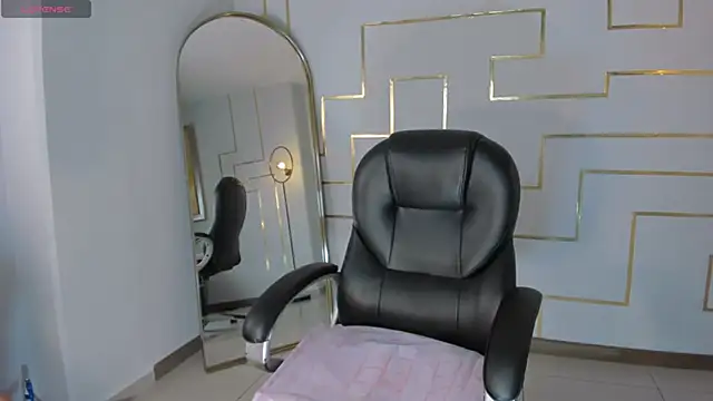 Snapshot of ArianaNova chatting on March 26, 2026, 2:43 am ArianaNova online show from March 26, 2026, 2:43 am